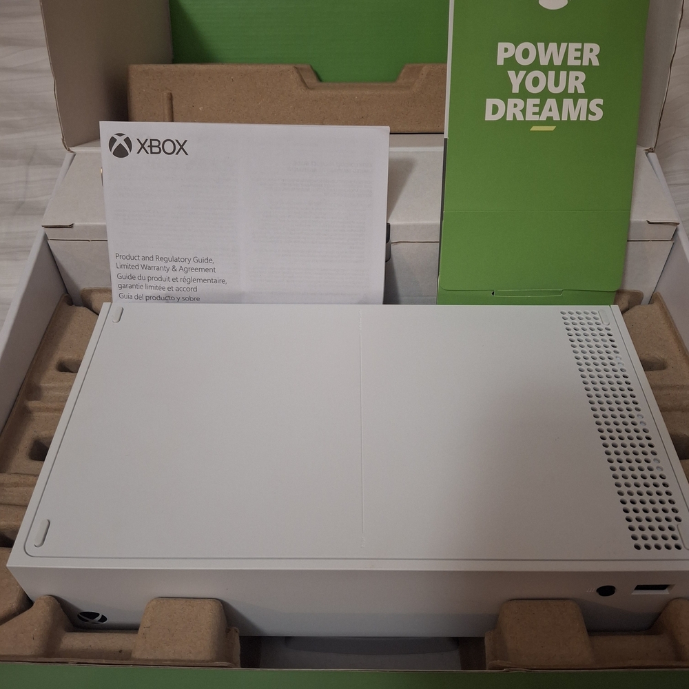 Xbox Series S 512GB Console - White - Picture 6 of 7